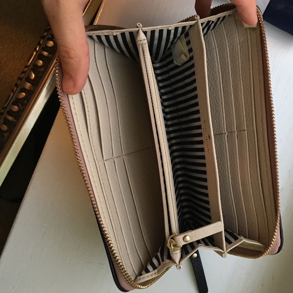 Kate Spade Wallet - Picture 2 of 2